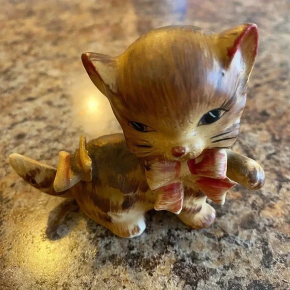 Vintage Cute little kitty decor figurine - Picture 2 of 5